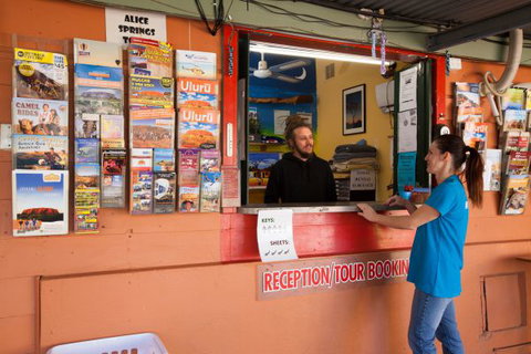 Alice Lodge Backpackers - Accommodation VIC 3