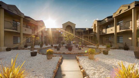 Parklands Hotel And Apartments - Accommodation VIC 0