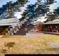 The Pines Cottage - Accommodation VIC