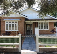 Roseneath Cottage - Orange Heritage - Accommodation VIC