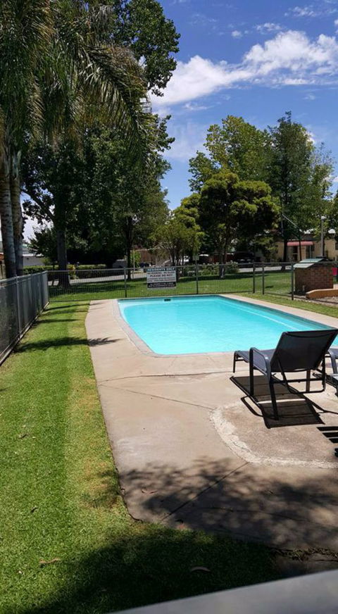 Young Caravan Tourist Park - Accommodation VIC 2