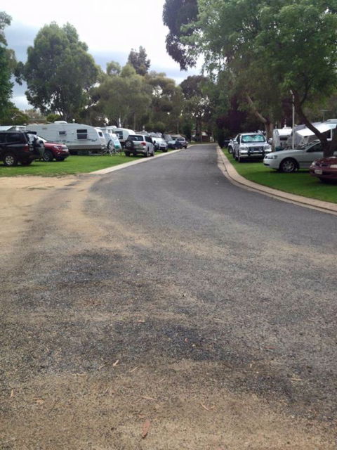 Young Caravan Tourist Park - Accommodation VIC 3