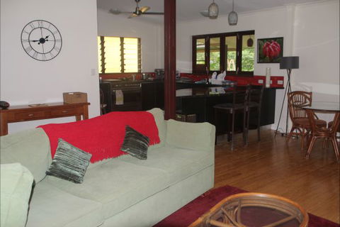 Rakhi Retreat - Accommodation VIC 3