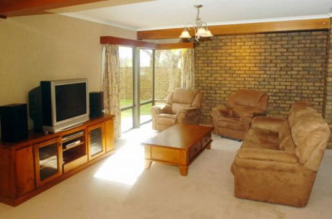 Trenberth House - Accommodation VIC 2