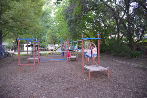 Ardern's Caravan Park, Myrtleford - Accommodation VIC 4
