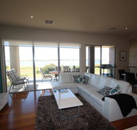 LJ Hooker Goolwa Holiday Rentals - 42 Underwood Avenue Goolwa Beach - Accommodation VIC
