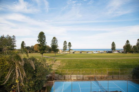 Reef Resort Apartments - Accommodation VIC 3