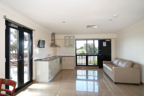 Tanunda Hotel And Apartments - Accommodation VIC 4