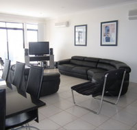 The Waterfront Dolphin - Accommodation VIC