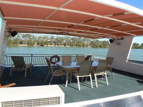 Takeme2 Houseboat - Accommodation VIC 5