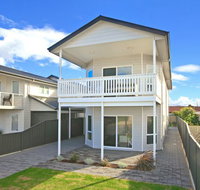 Century 21 SouthCoast White Caps - Accommodation VIC