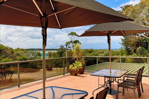 Eugenie's Luxury Accommodation - Accommodation VIC 6