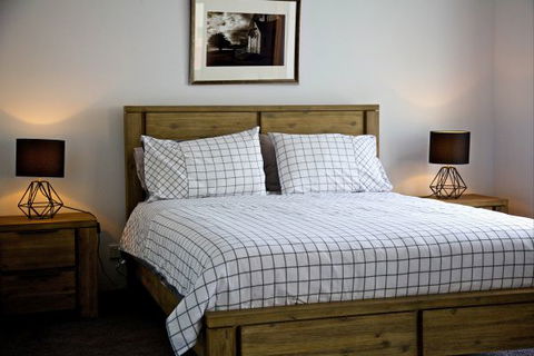 Penguin Beachfront Apartments - Accommodation VIC 8