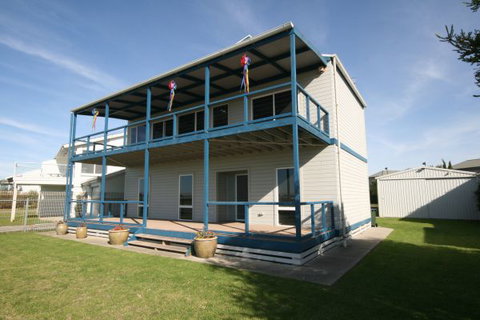 LJ Hooker Goolwa Holiday Rentals - 25 Barrage Road, Goolwa South - Accommodation VIC 0