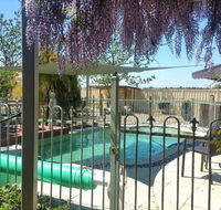 Must Love Dogs BB and Self-Contained Cottage - Accommodation VIC