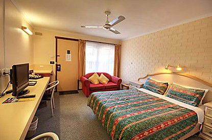 Raglan Motor Inn - Accommodation VIC 2