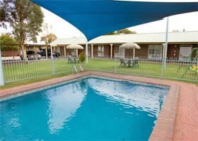 Carn Court Holiday Apartments - Accommodation VIC 2