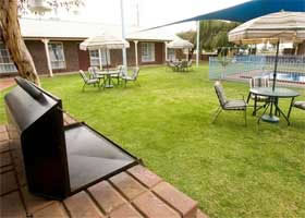 Carn Court Holiday Apartments - Accommodation VIC 3