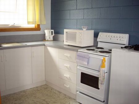 Castaway Holiday Apartments - Accommodation VIC 1