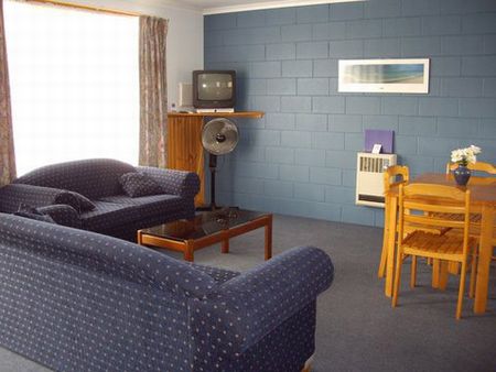 Castaway Holiday Apartments - Accommodation VIC 4