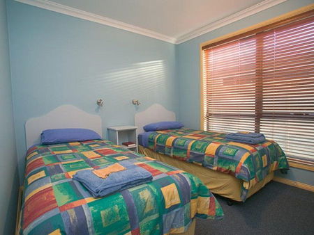 Strahan Bungalows - Accommodation VIC 4