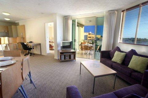Caloundra Central Apartment Hotel - Accommodation VIC 3