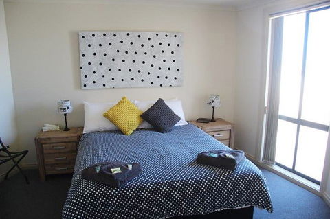 Cliff House Beachfront Villas - Accommodation VIC 0
