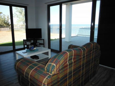 Coastal Getaway - Accommodation VIC 3