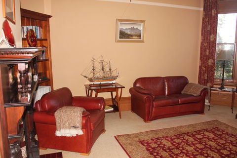 The Turret House - Accommodation VIC 3