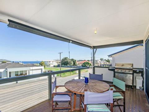Century 21 SouthCoast: Whinnerah Sunsets - Accommodation VIC 1