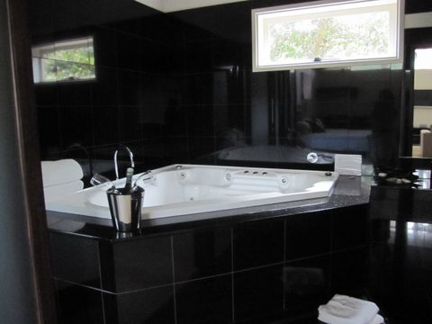 Arusha B&B Retreat - Accommodation VIC 0