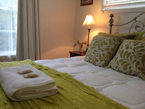 The Clarenton - Accommodation VIC 3