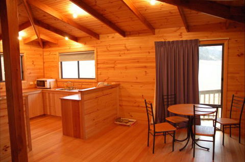 Emita Cottage - Accommodation VIC 3