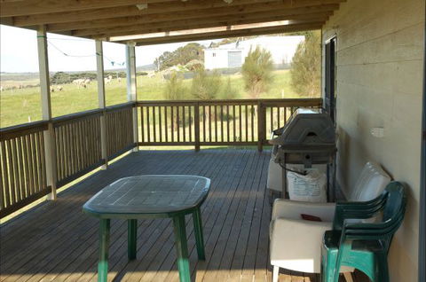 Emita Cottage - Accommodation VIC 4