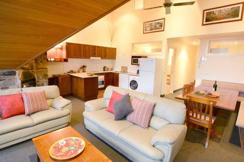 Falls Creek Country Club - Accommodation VIC 3