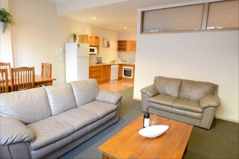 Falls Creek Country Club - Accommodation VIC 9