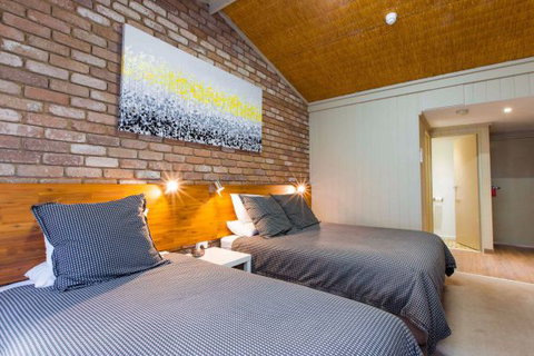 Farnham Court Motel - Accommodation VIC 3