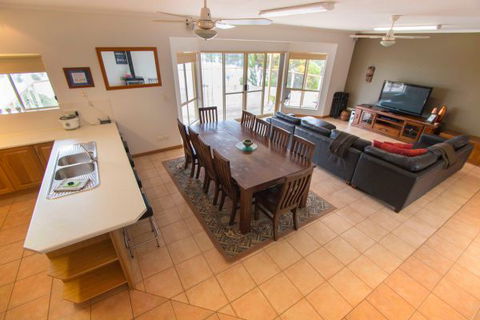Limestone Ridge - Holiday House - Accommodation VIC 1