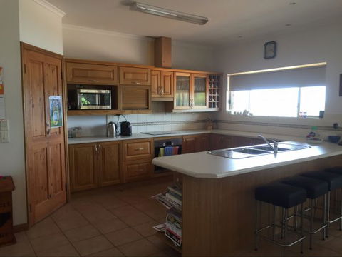 Limestone Ridge - Holiday House - Accommodation VIC 2
