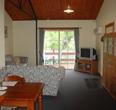 The Old Oak Bed and Breakfast - The Shearing Shed - Accommodation VIC