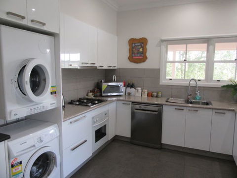 Valley View Cottage - Accommodation VIC 2