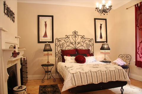 Azalea Cedar-Rose Villa - Accommodation VIC 0