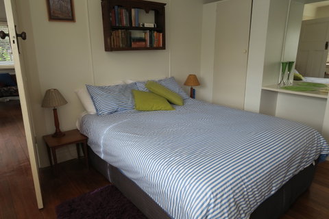 Binalong Bay Beach Shack - Accommodation VIC 2