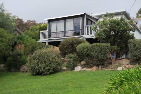 Binalong Bay Beach Shack - Accommodation VIC 3