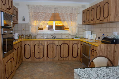 Chrissie's Palace - Accommodation VIC 1