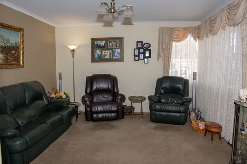 Chrissie's Palace - Accommodation VIC 7