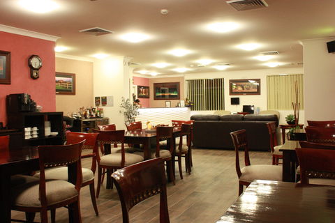 Country Plaza Queanbeyan - Accommodation VIC 0