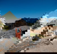 Earthship Ironbank - Accommodation VIC