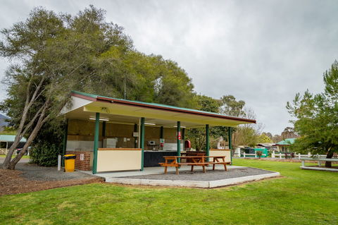 Eildon Riverside Holiday Park - Accommodation VIC 5