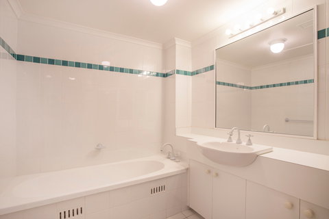 Fathoms 6 - Accommodation VIC 7